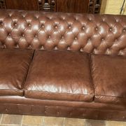 canapé chesterfield 3 places en cuir brun
