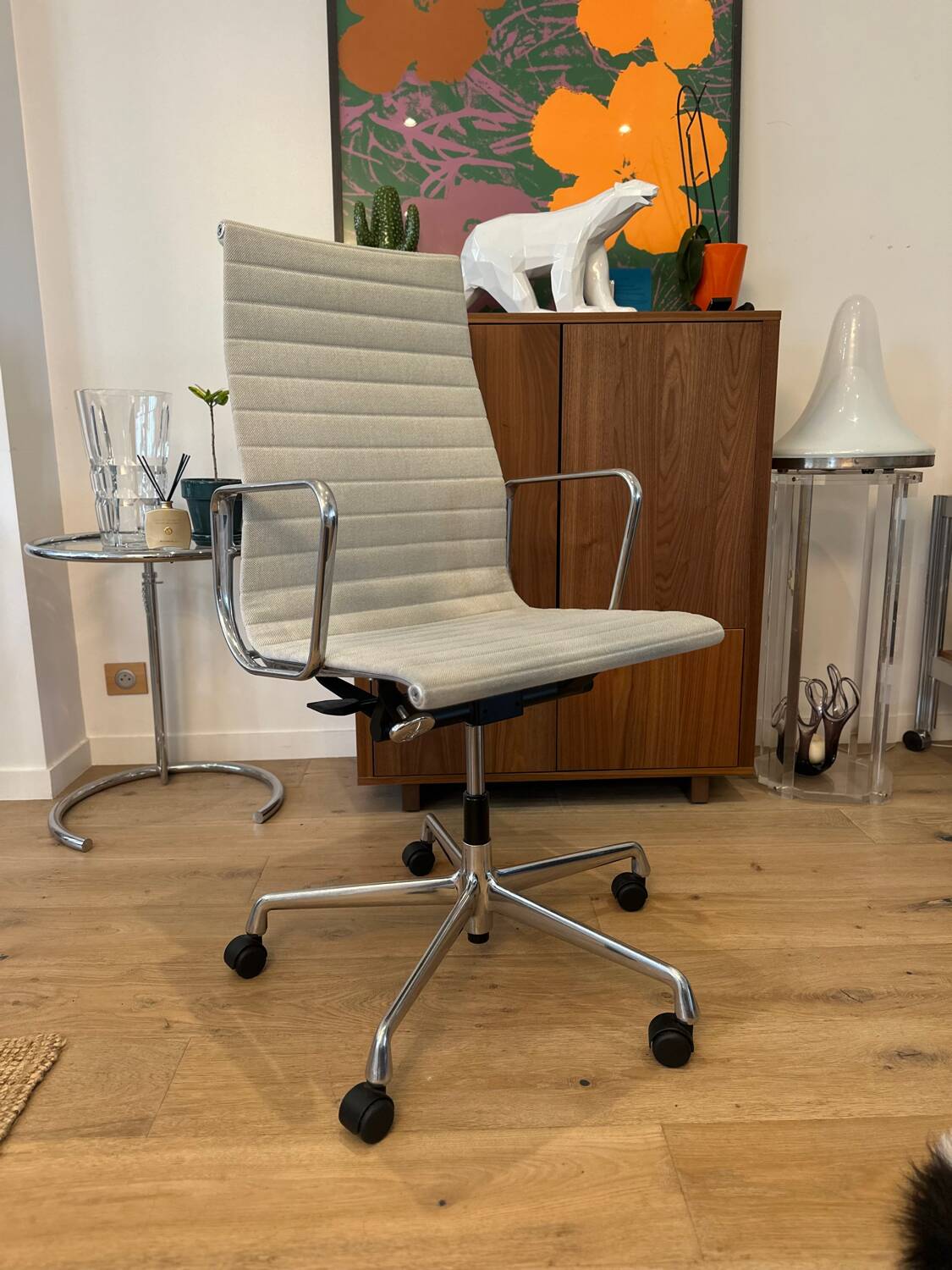 Eames EA 219 chair, Vitra edition