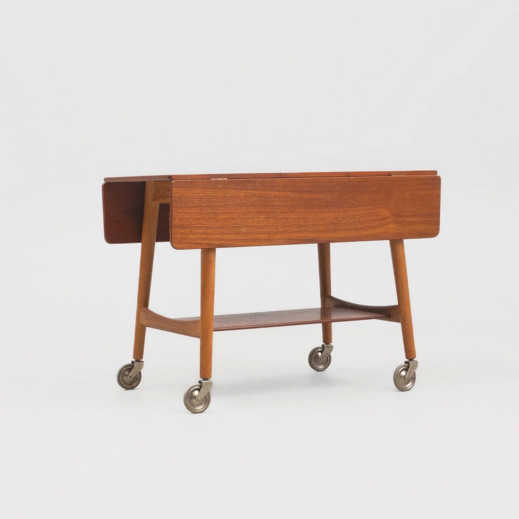 Hans Wegner Side Table / Desk with Wheels for Andreas Tuck – Oak and Teak, 1950s Danish Design