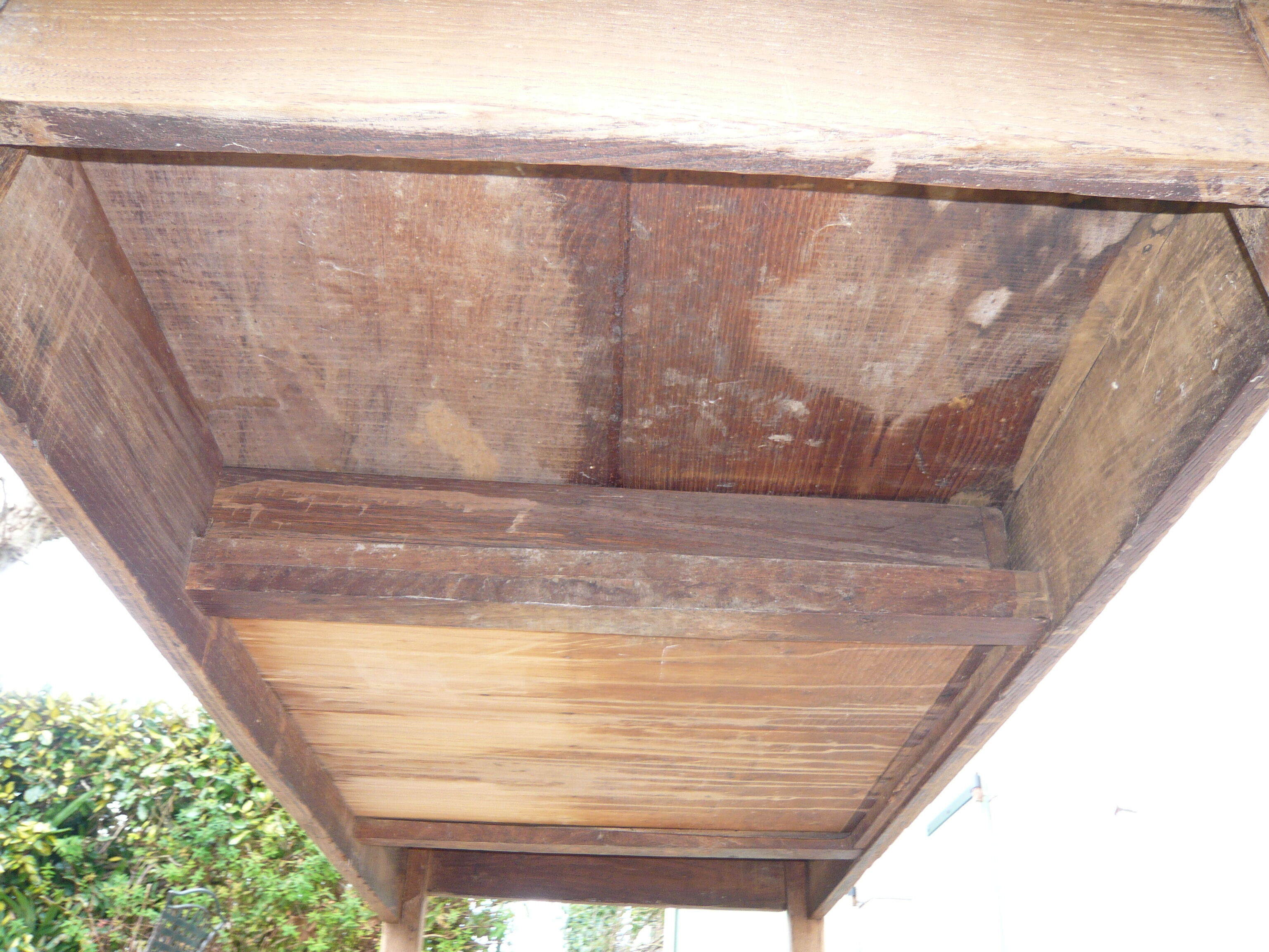 Farm table