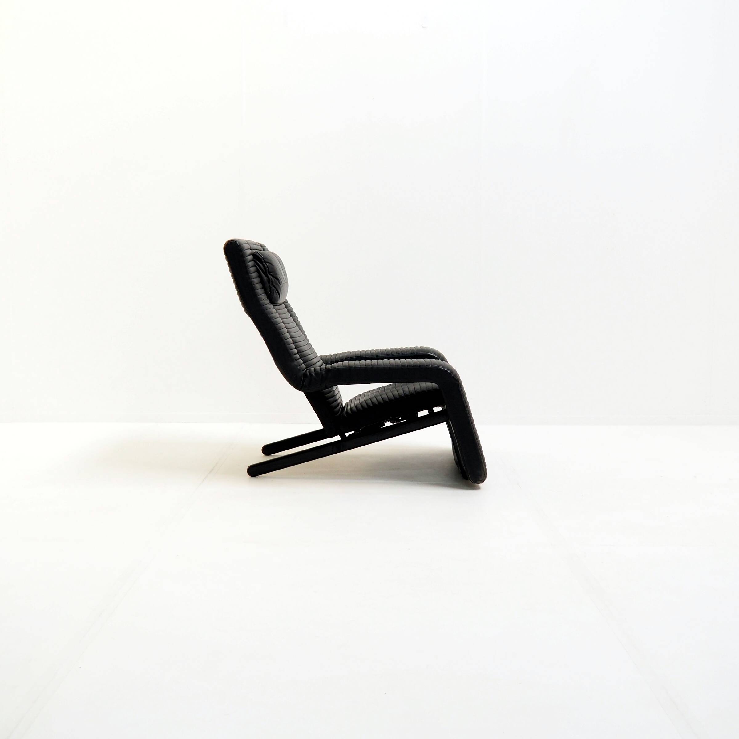 Set of Postmodern Reclining Loungechairs by G.P. Vitelli & T. Ammannati for Brunati Italy