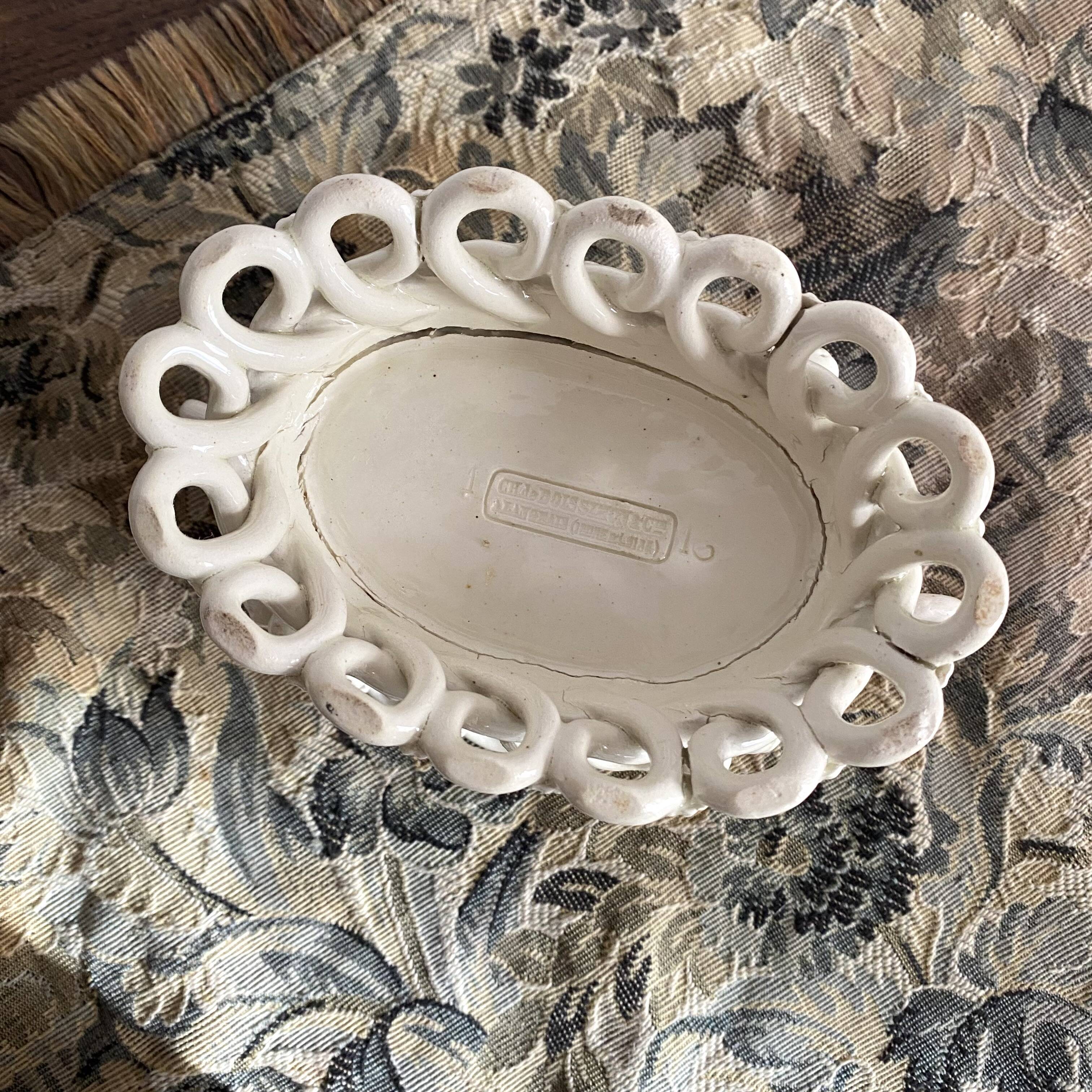 Lattice planter in Langeais earthenware with a zinc tray.