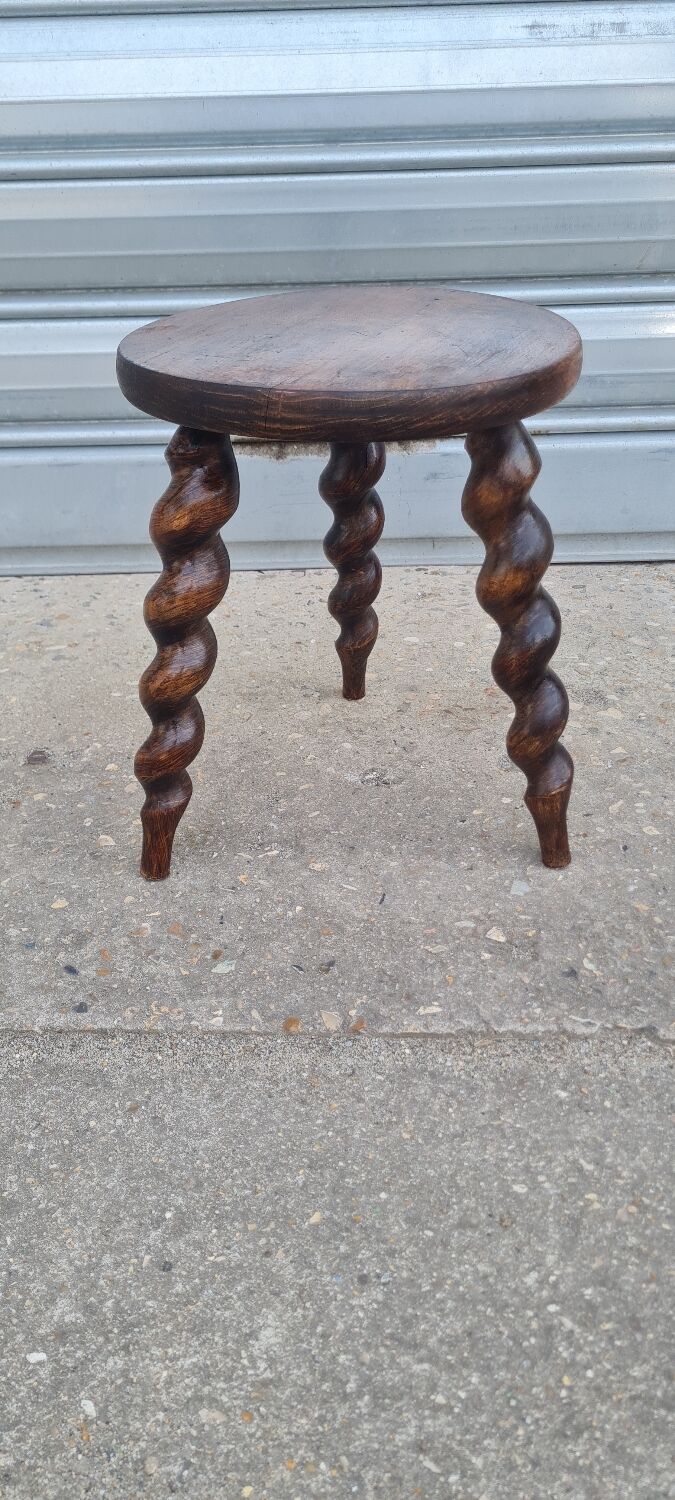 Tripod stool