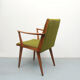 Fauteuil des années 1950 en cerisier, tissu vert
