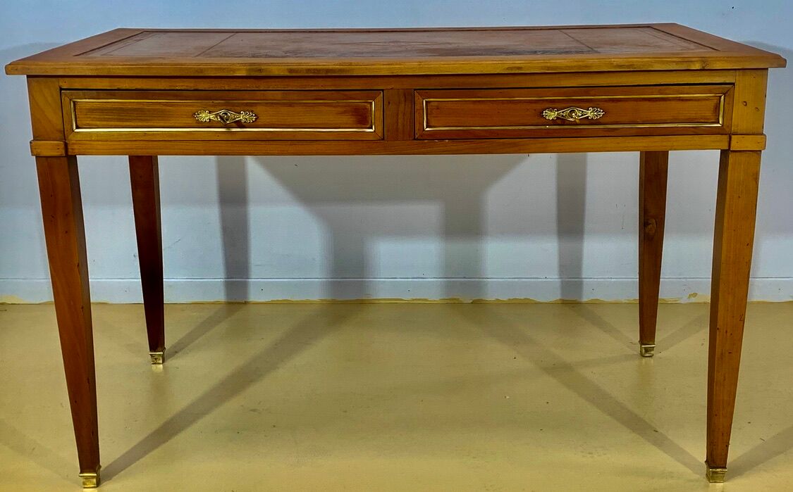 Bureau de style Louis XVI