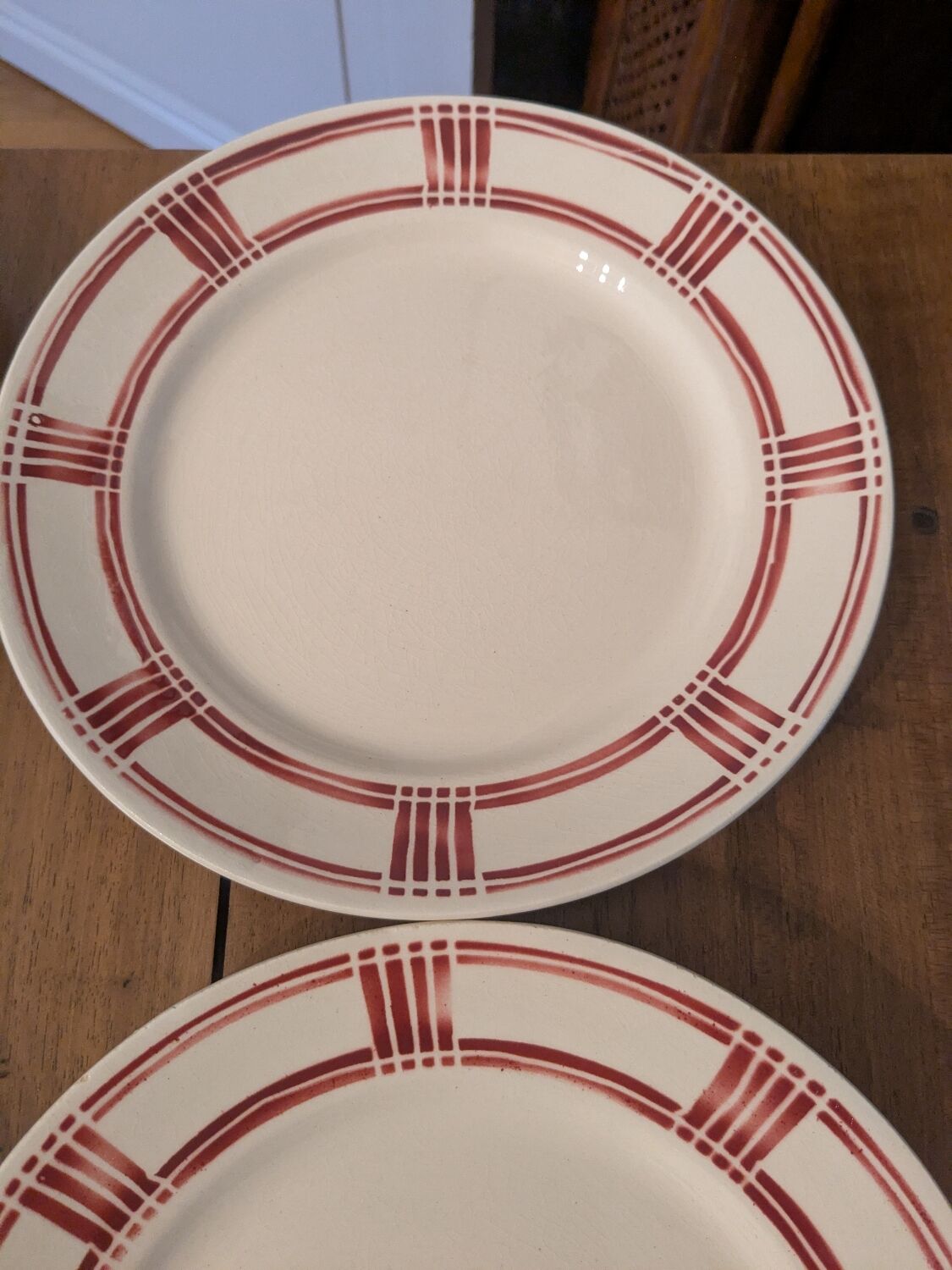 Huit assiettes plates Badonviller