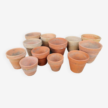 Set of 12 terracotta pots
