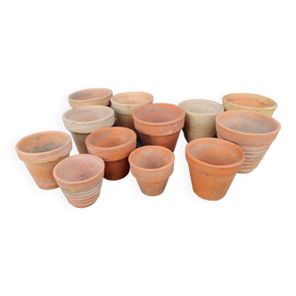 Set of 12 terracotta pots