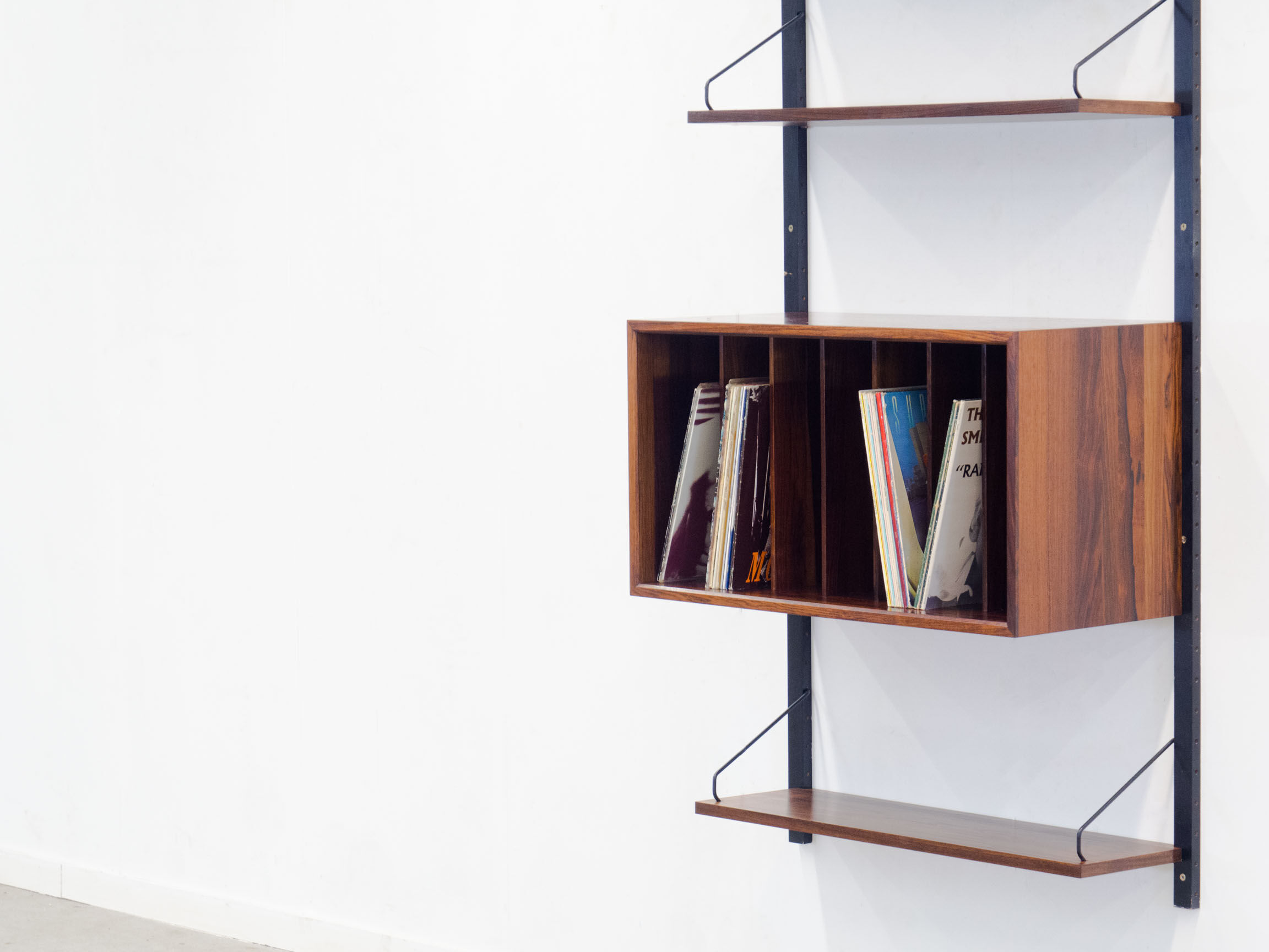 Royal System rosewood wall unit by Poul Cadovius