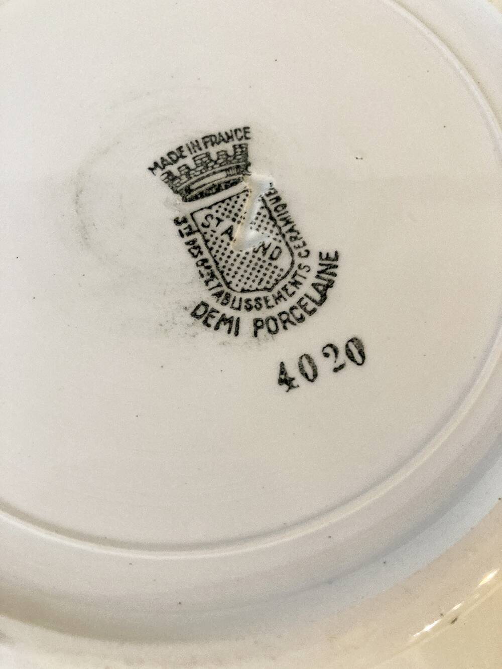 Half-porcelain soup tureen from St-Amand