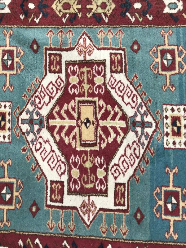 Vintage carpet Turkish konya done hand 130 X 158 CM