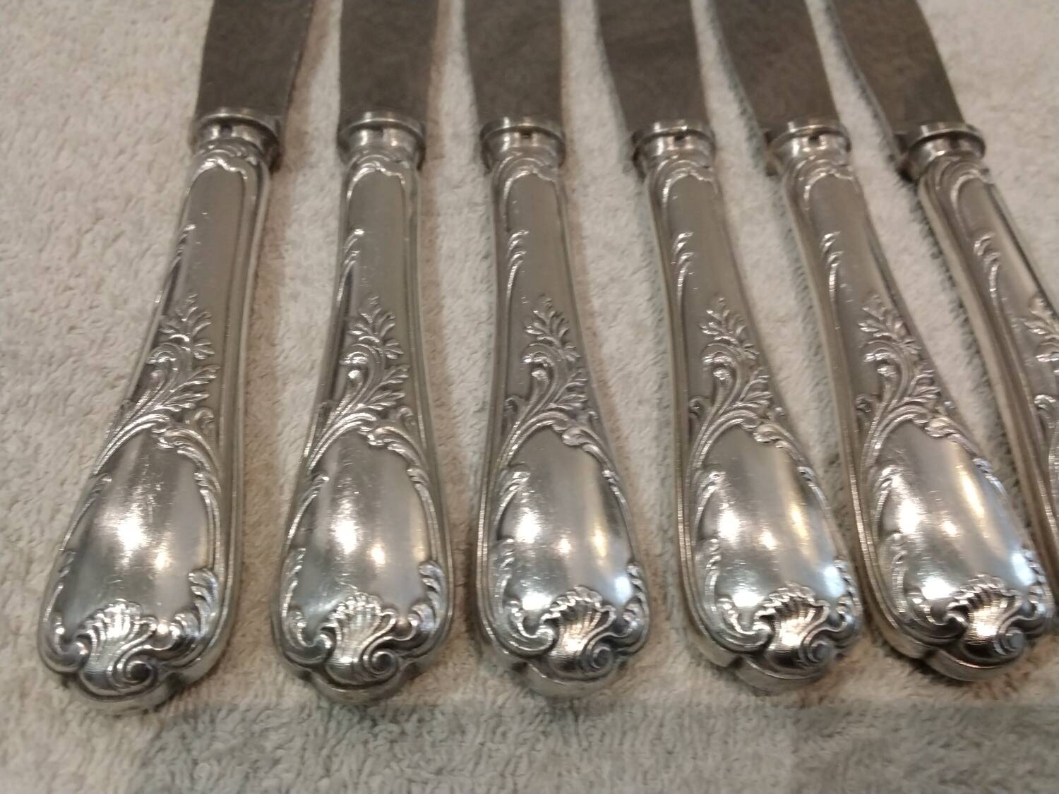 6 silver-plated metal table knives Christofle Marly 4 sharp blades