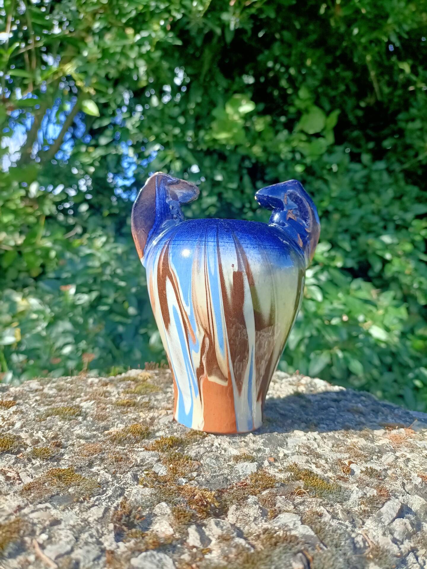 Ceramic vase with equestrian motif