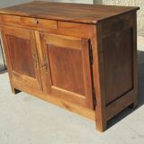 Buffet ancien en noyer massif