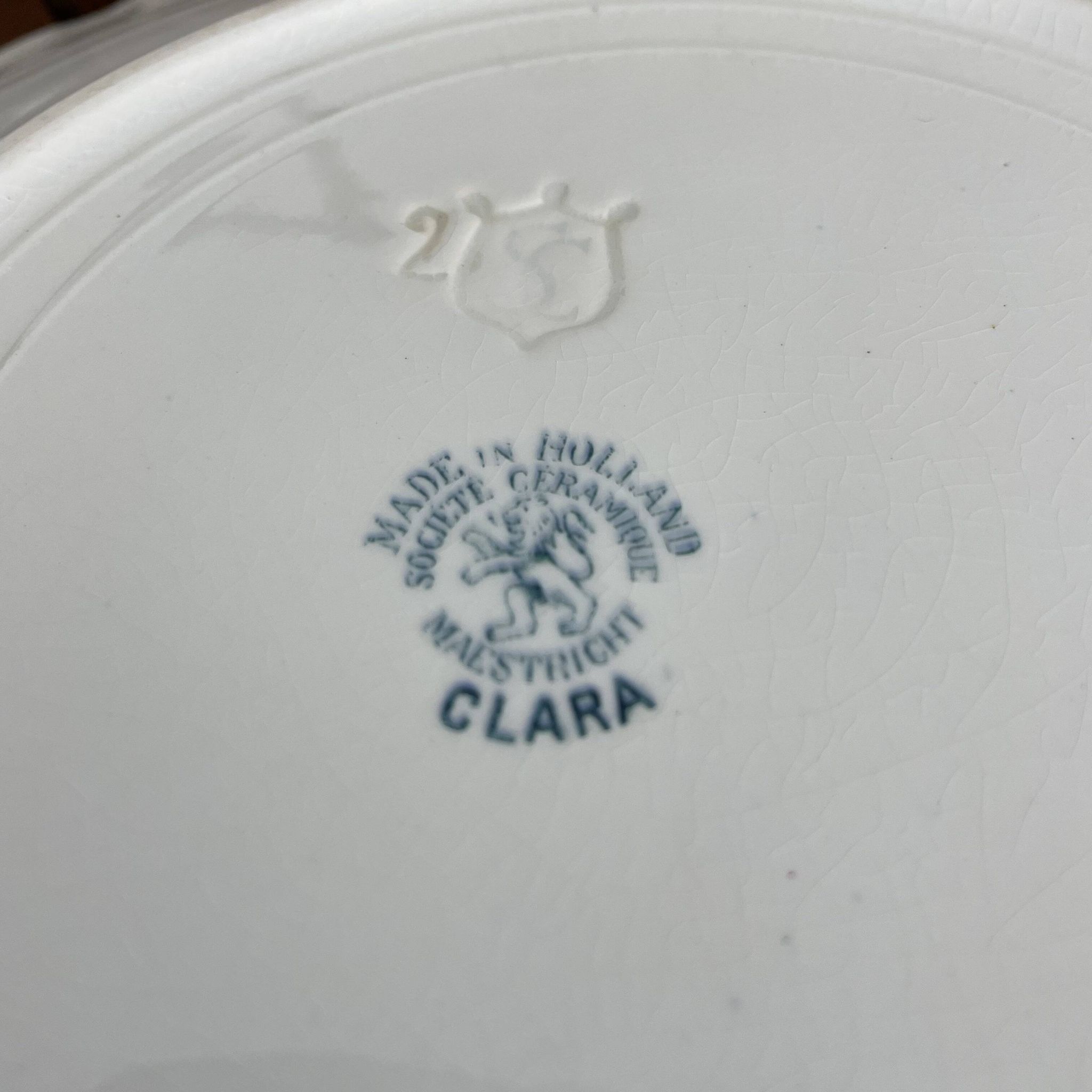 Ensemble de 6 assiettes plates en faïence de Maastricht modèle Clara