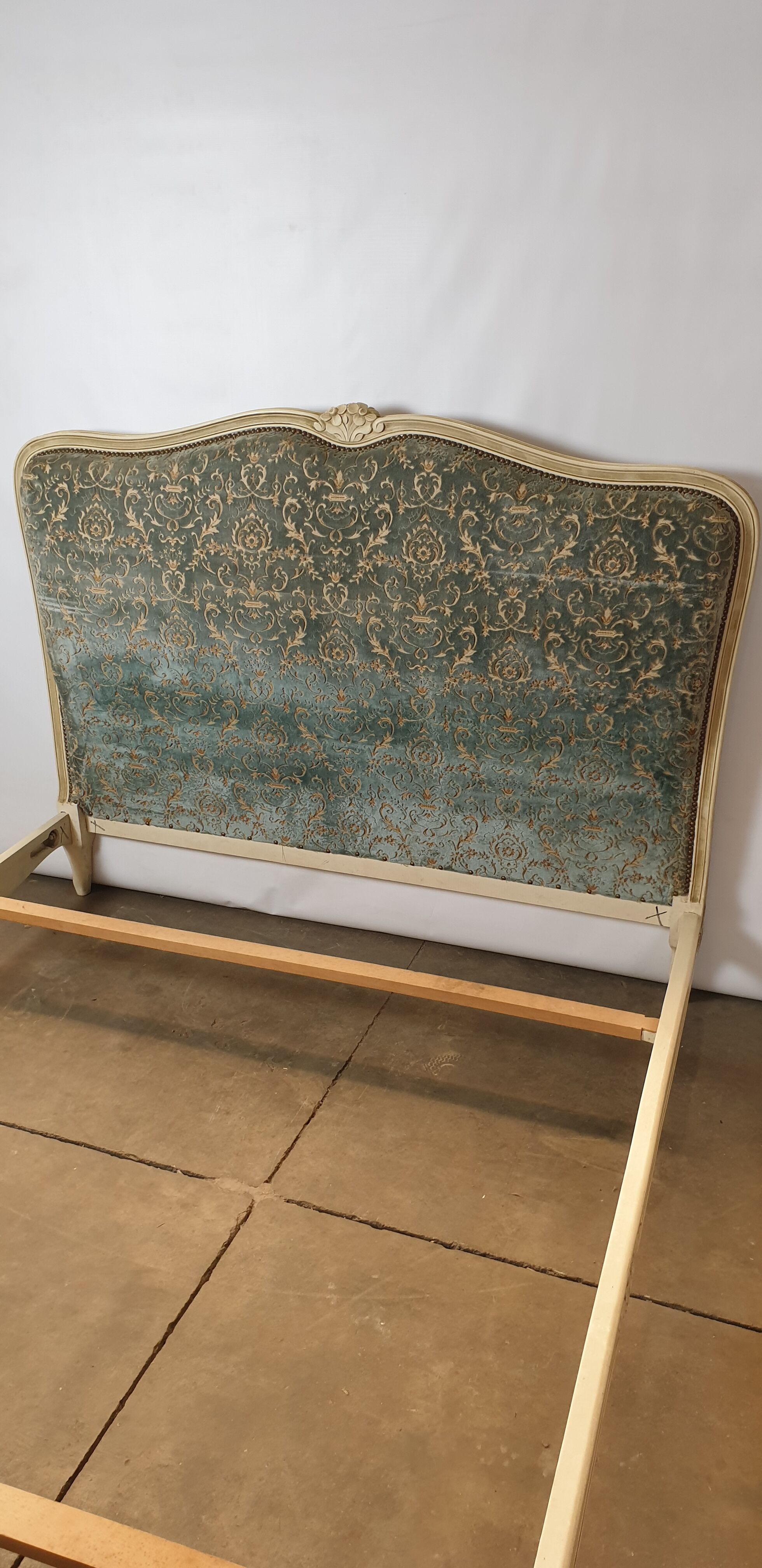 Louis XV style padded bed 140x190