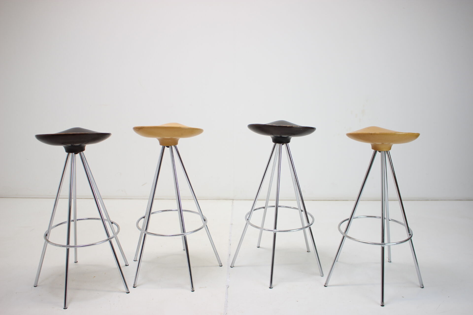Set of Four Beech Jamaica Bar Stools by Pepe Cortés, 1990s