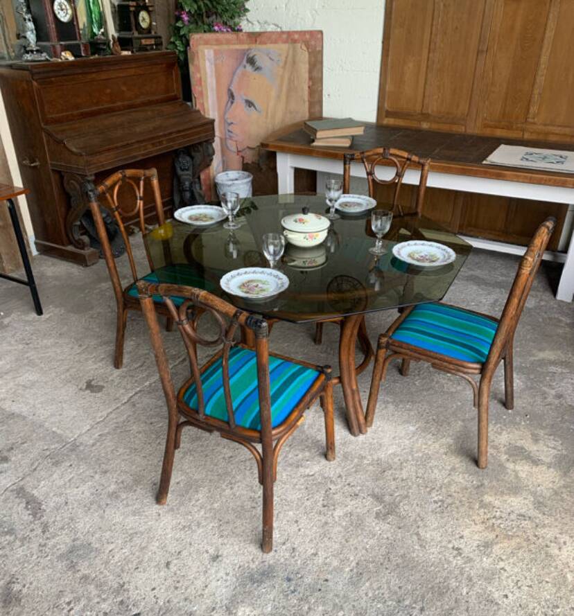 Table et chaises en rotin années 70-80