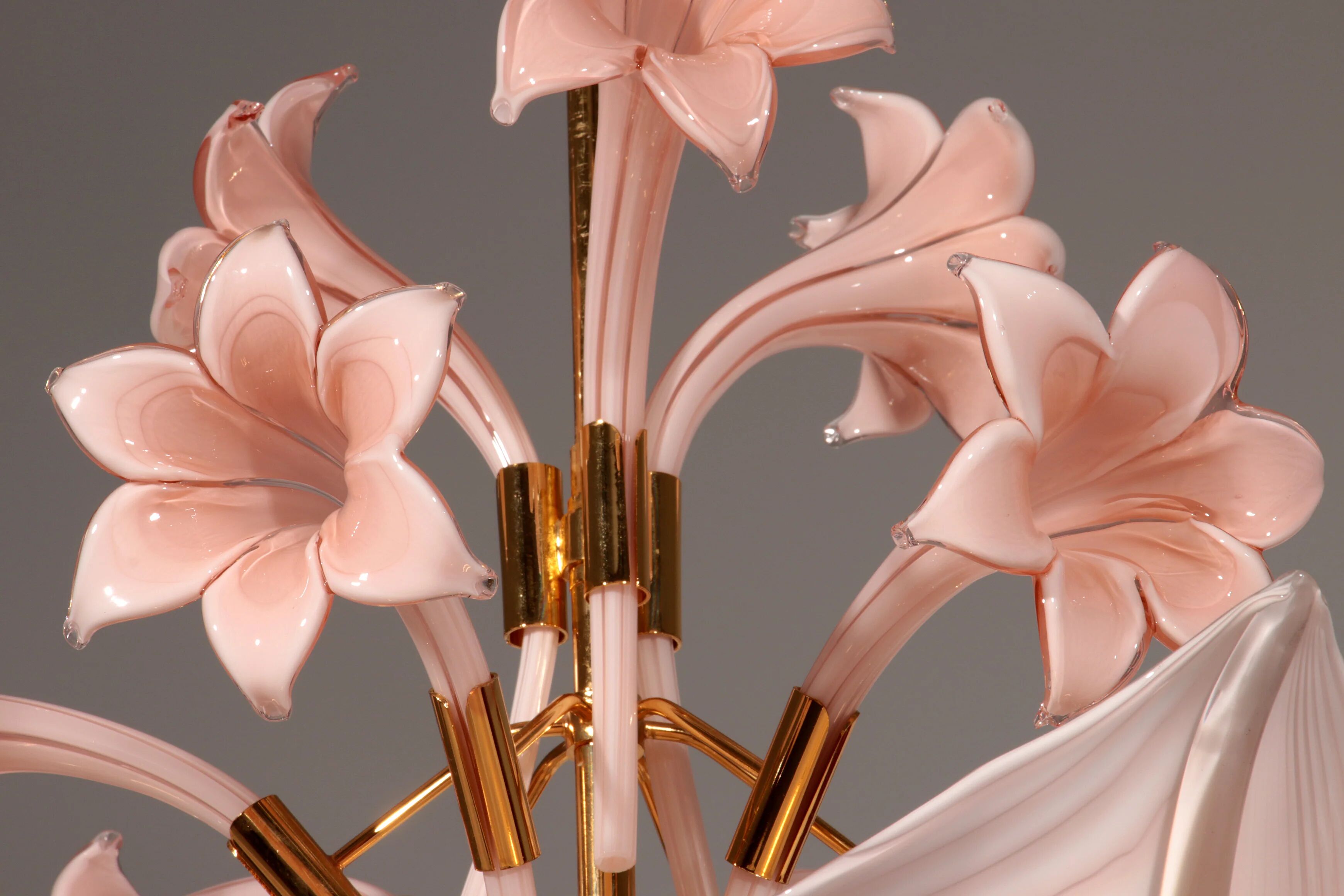 Lys rose, spectaculaire lustre de Murano par Franco Luce, 1970