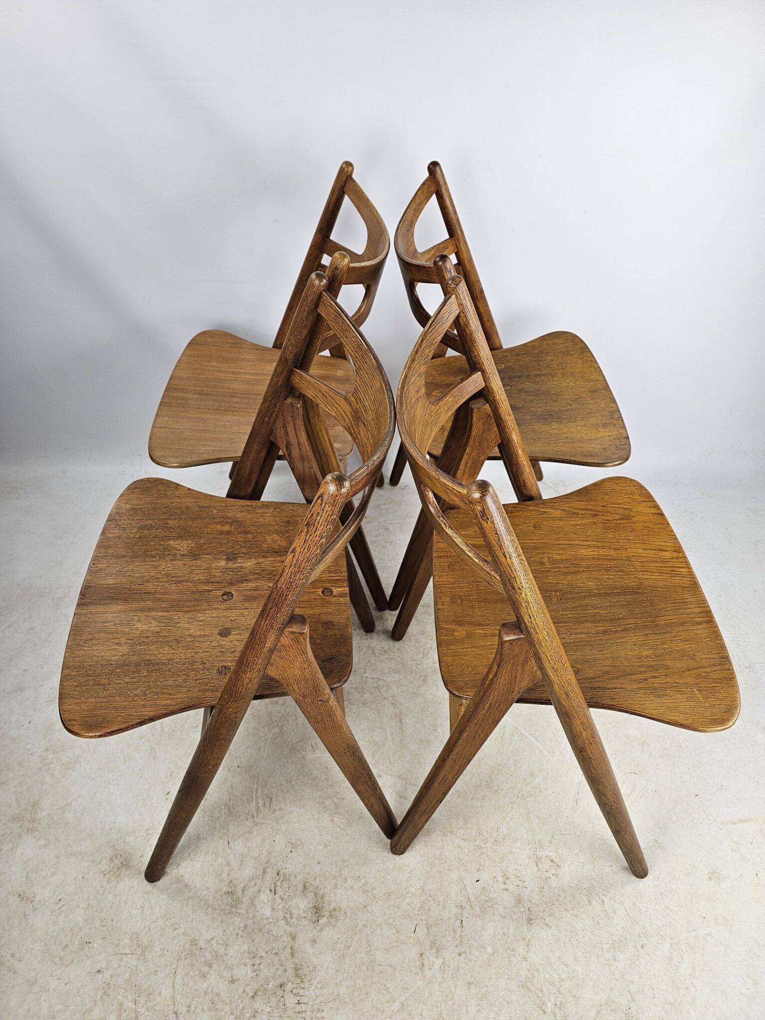 4 chaises Sawbuck de Hans Wegner, modèle CH29