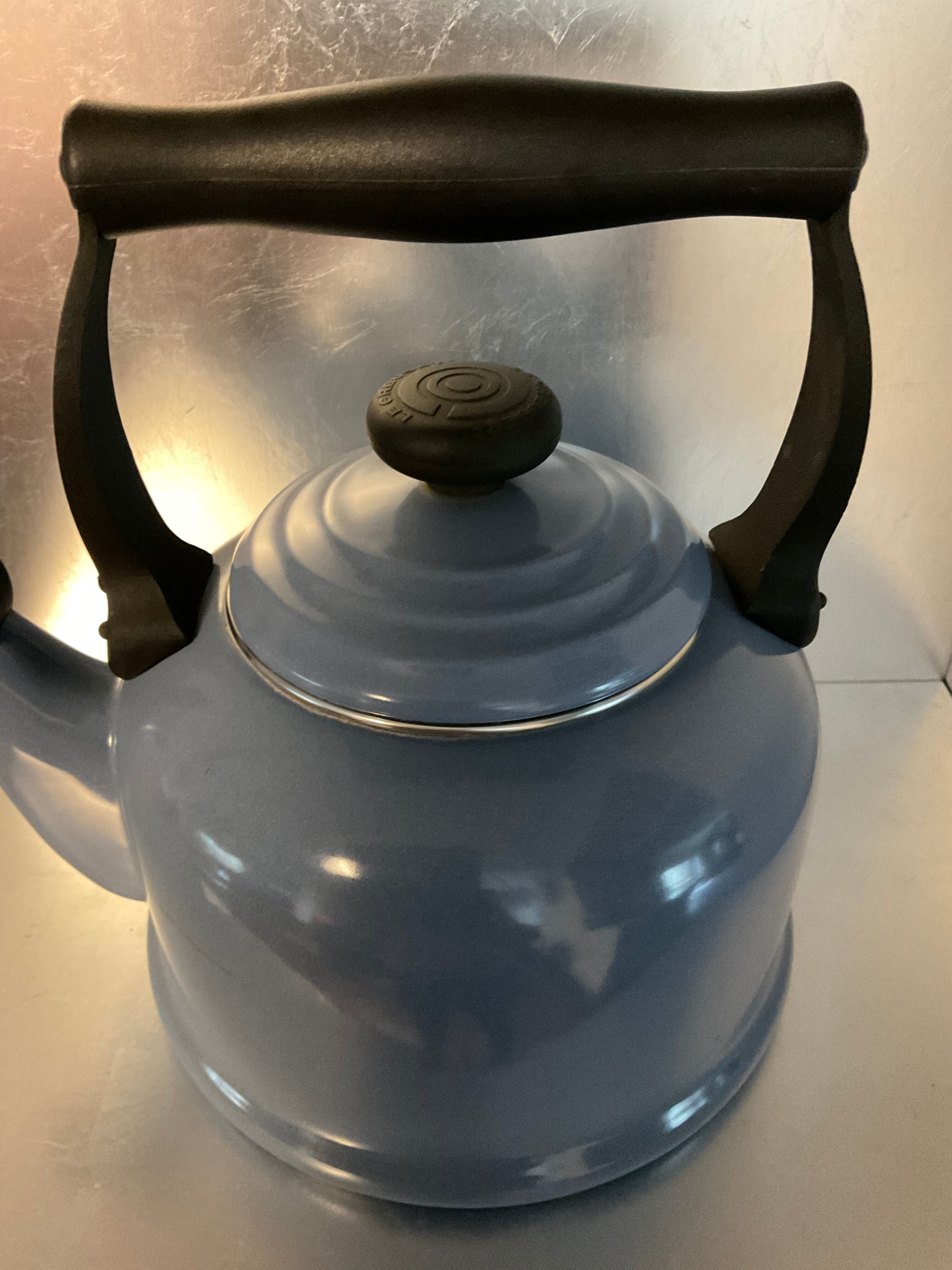 Kettle "le Creuset" 2.1 liters