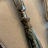 12 rib sleeves. Solid silver-filled handles. France