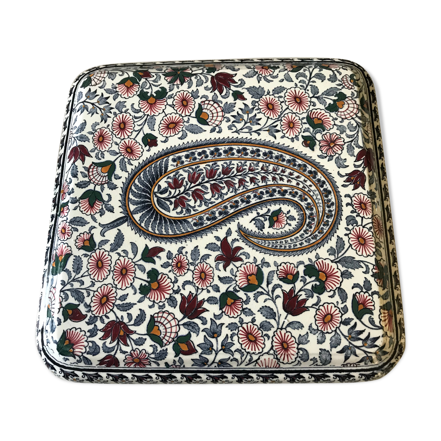 Gien earthenware underside