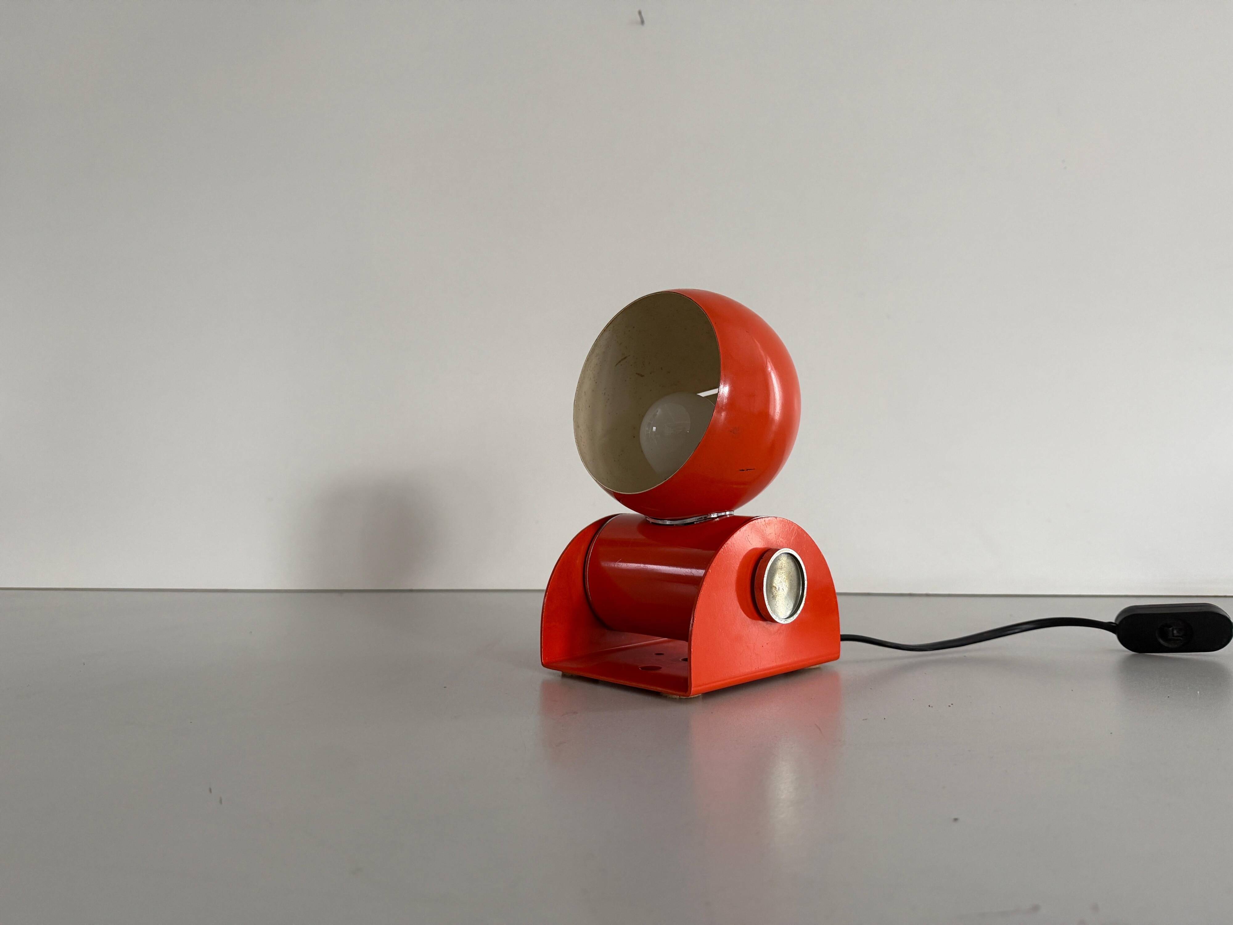 Lampe de table en métal NO AGE, années 1970, Italie