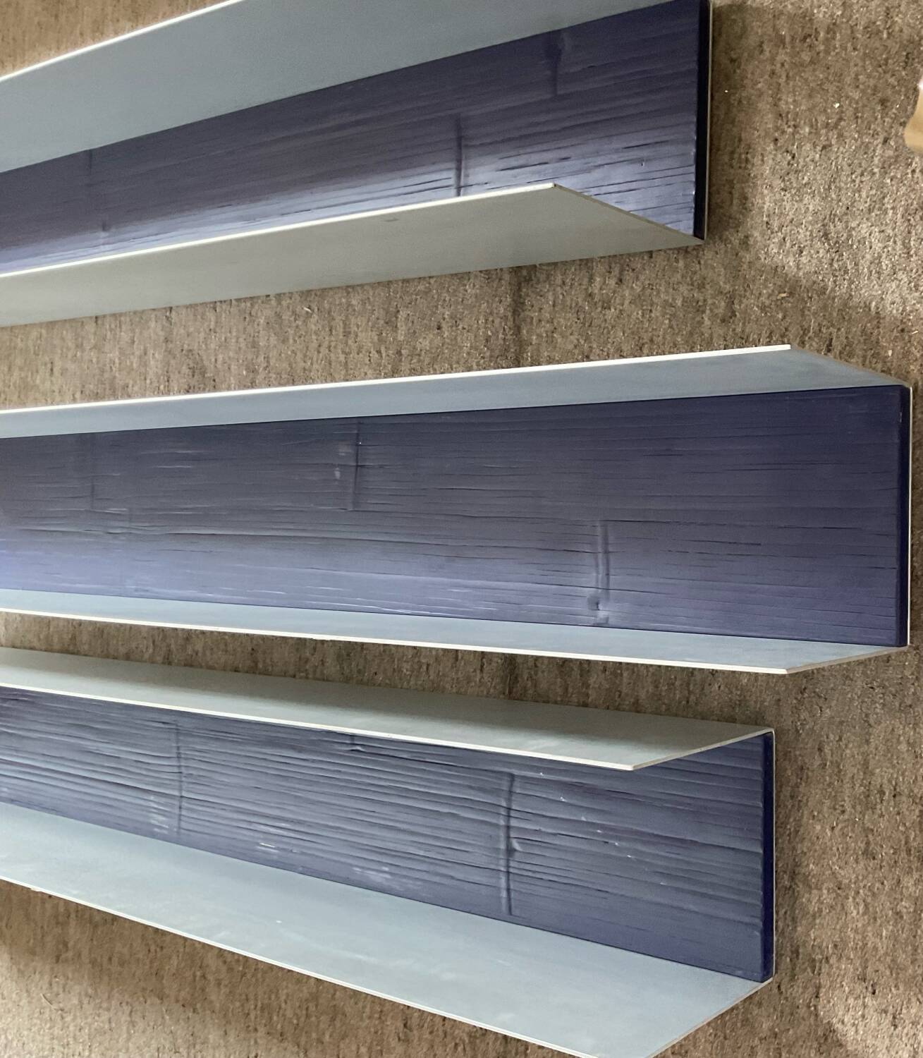 Series 3 contemporary wall-mounted bookcase shelves in aluminum and wood