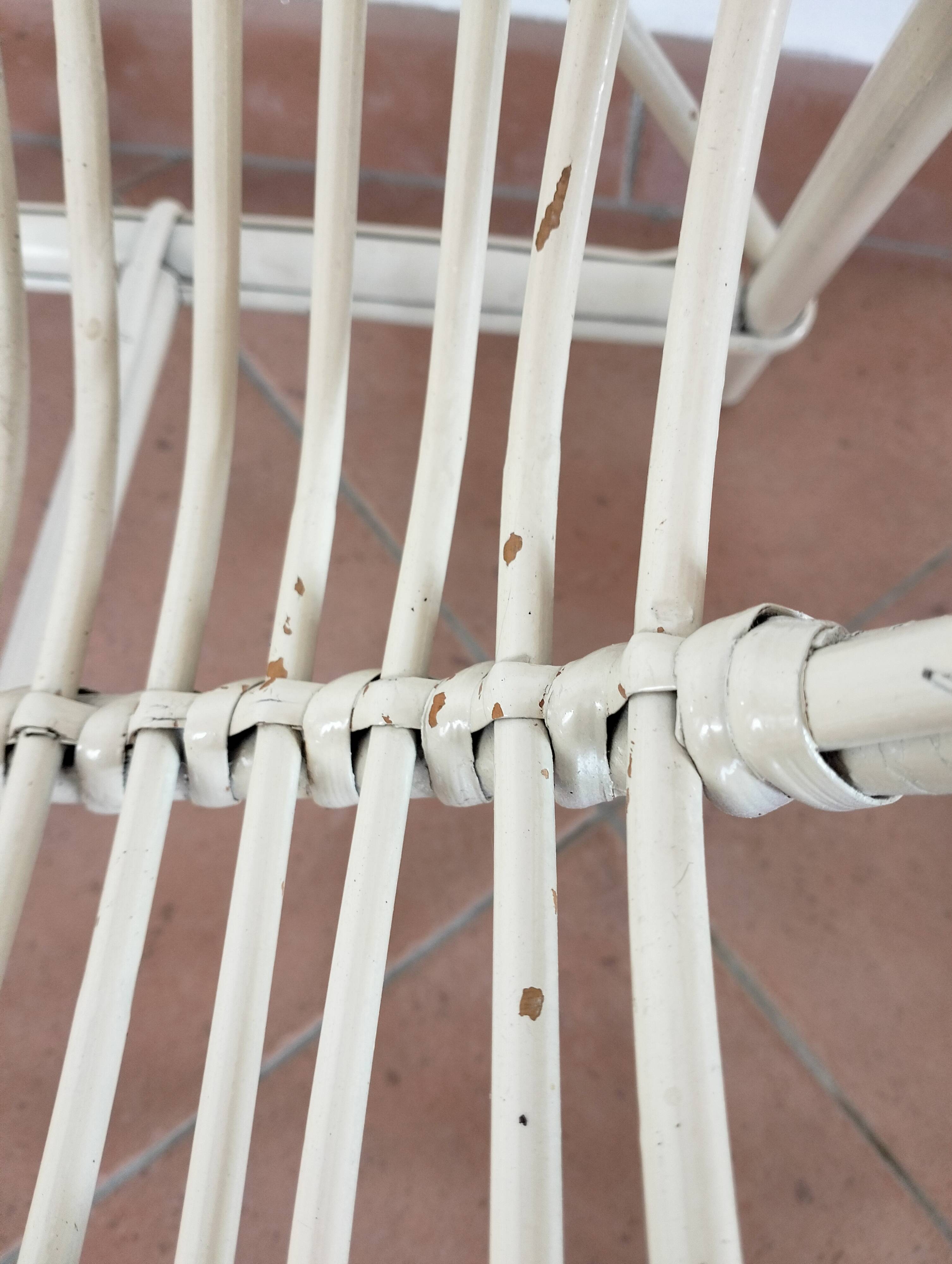 Fauteuil coquille en rotin blanc