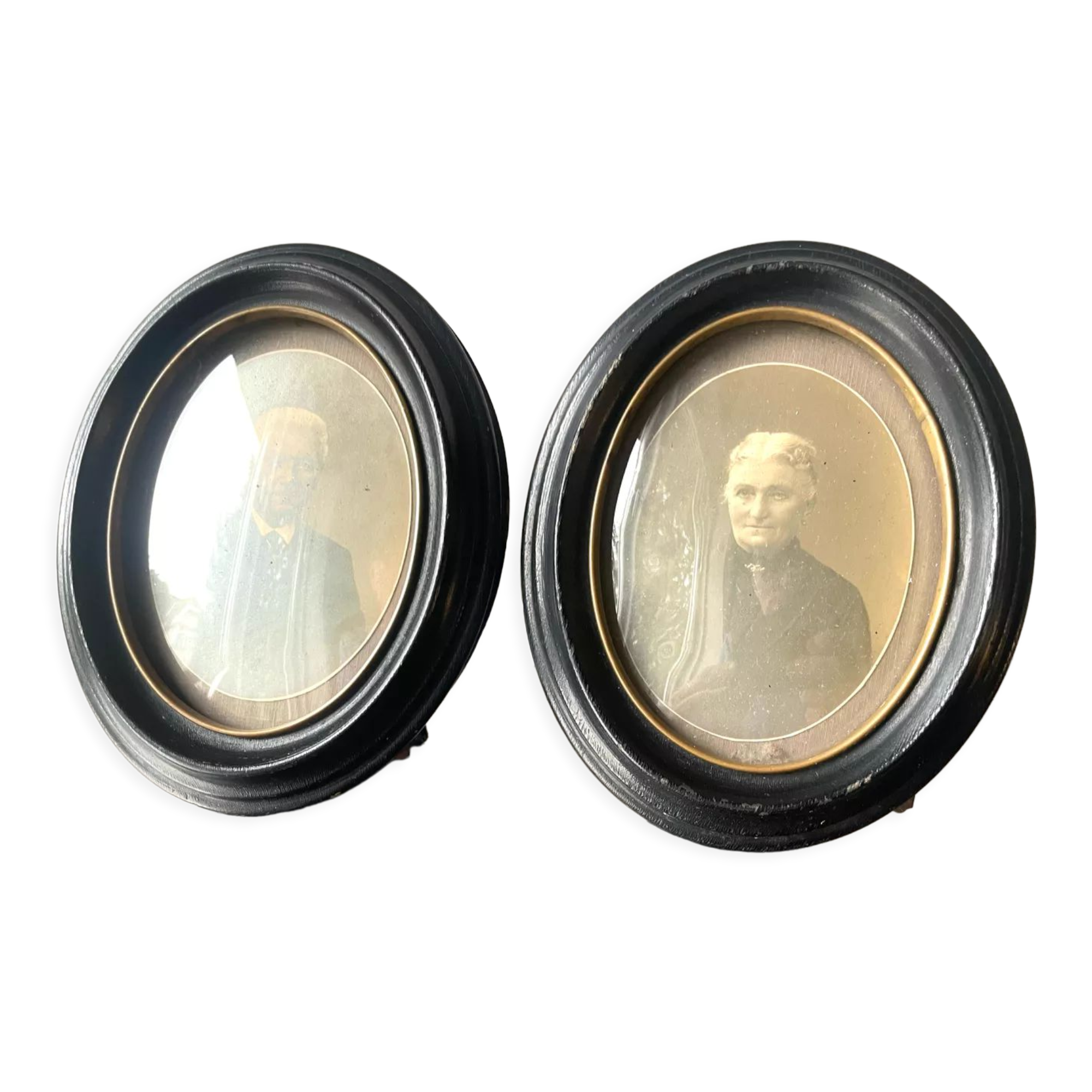 Antique pair of black wooden oval frames each 16.5 cm x 13 cm