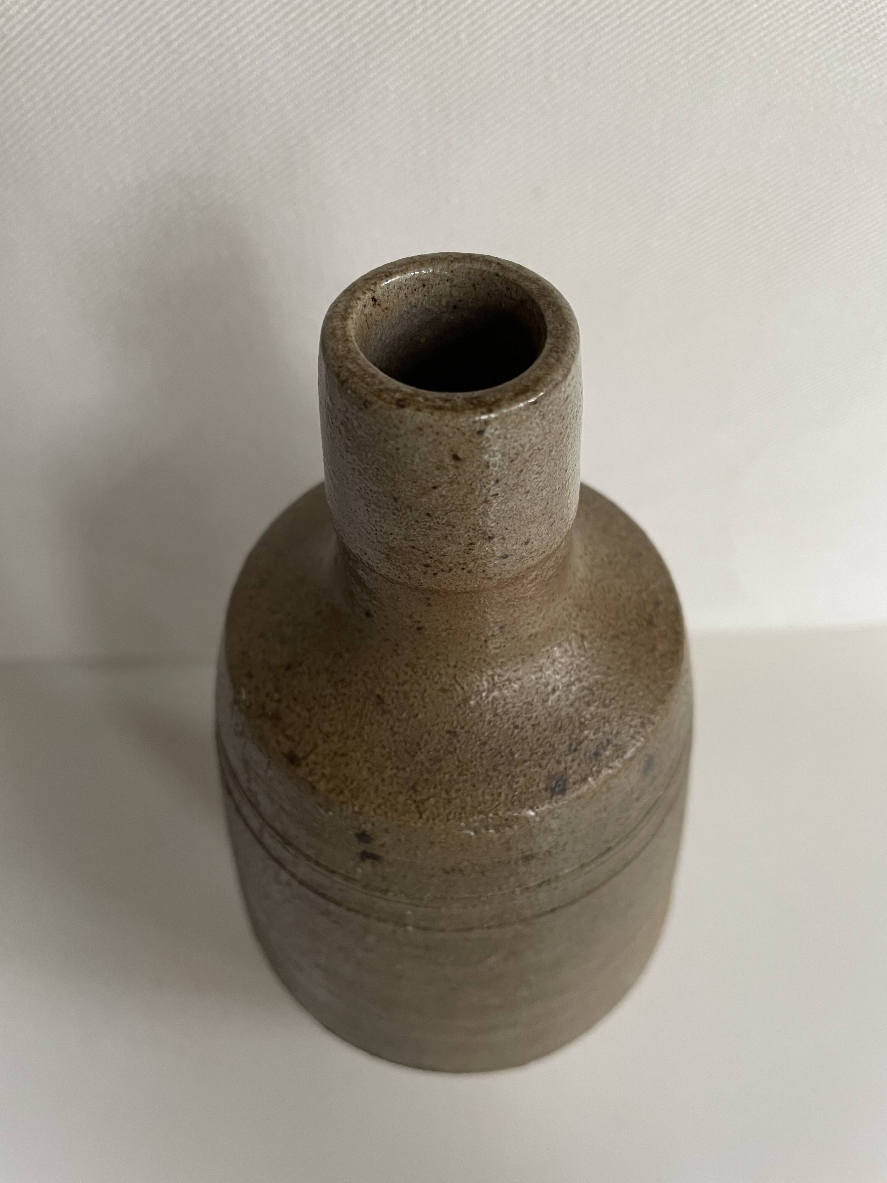 Bouteille ou vase vintage en grès