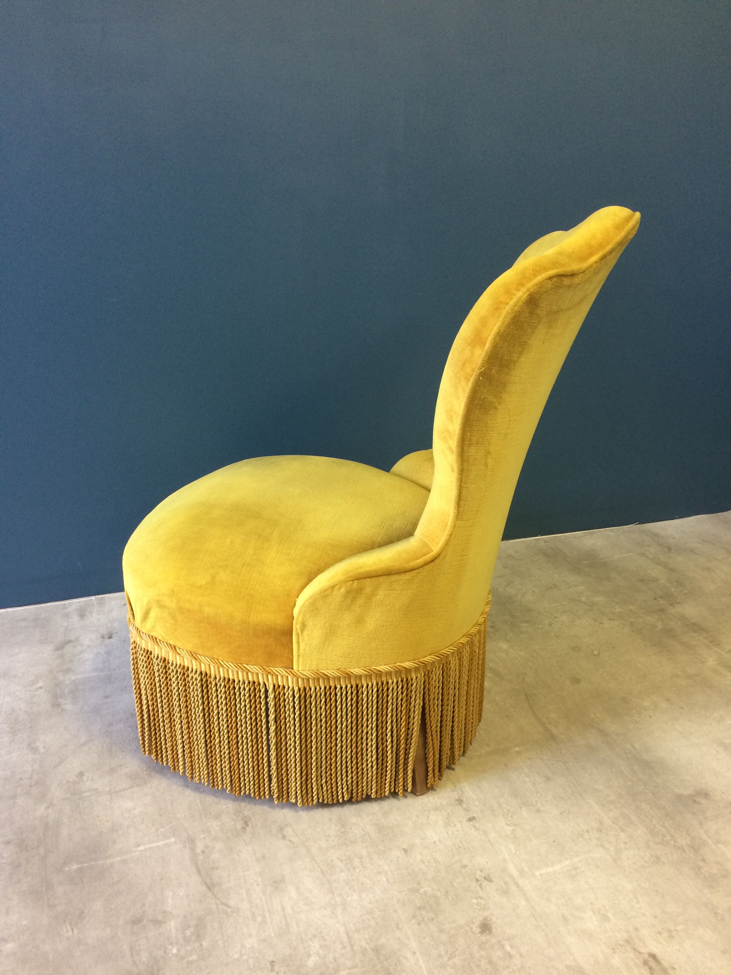 Set of 2 old gold toad armchairs