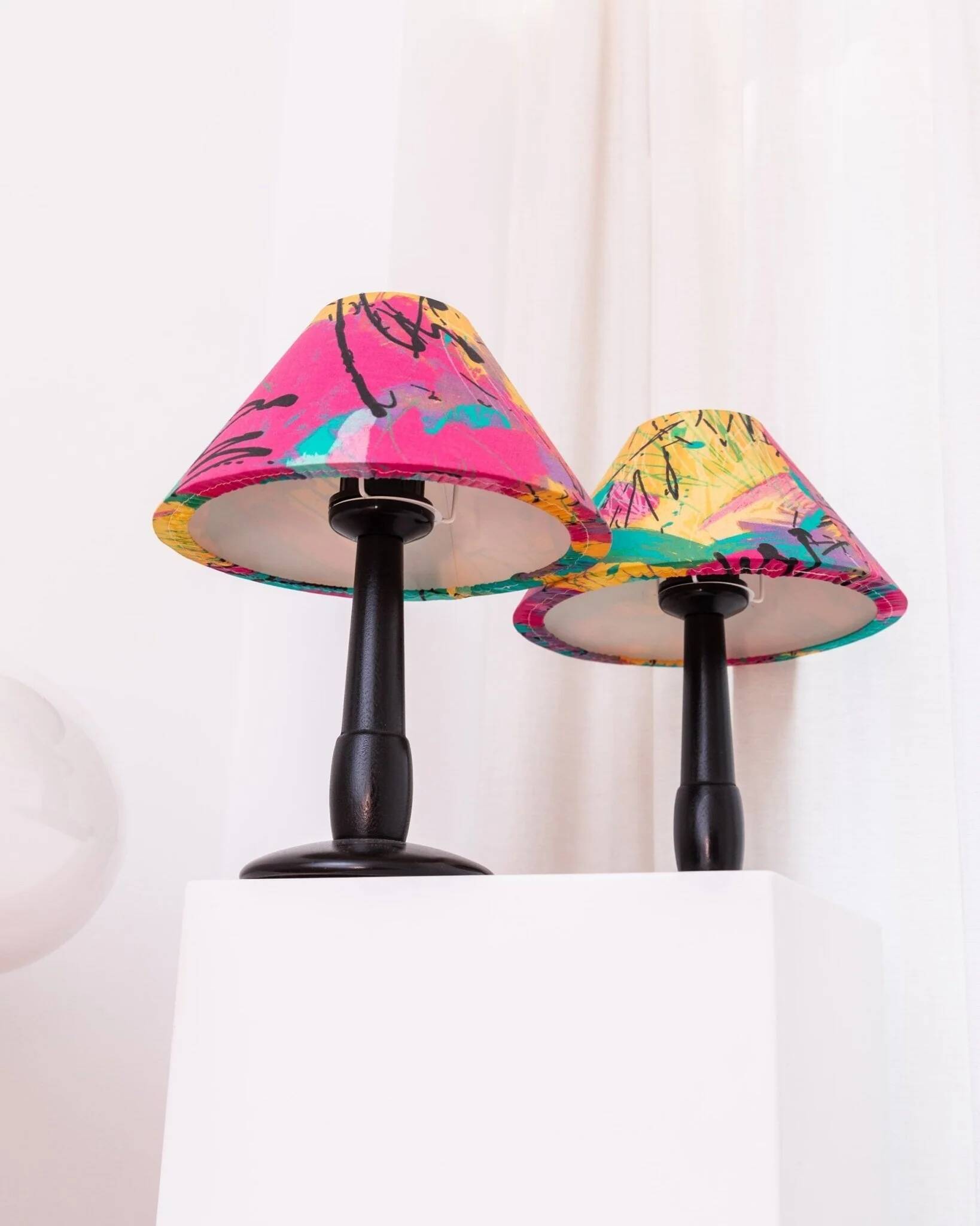 Pair of Memphis Pop Art Table Lamps, Multicolored Fabric Shades, Black Lacquered Bases - Belgian Massive, 1980s