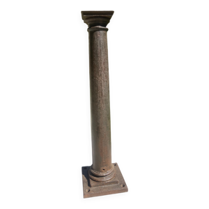 Colonne en fonte ancienne