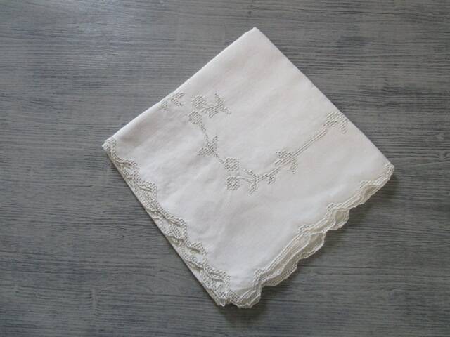 Antique embroidered tea cloth 100x100cm