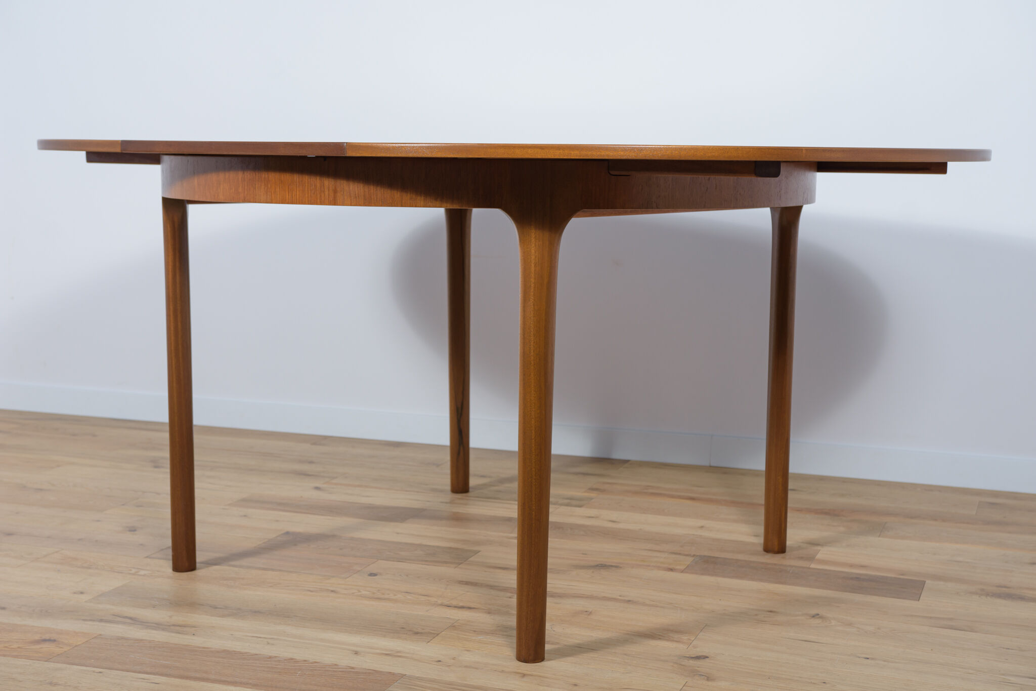 Round Extendable Dining Table from McIntosh, 1960s