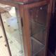 Vitrine en bois ancienne