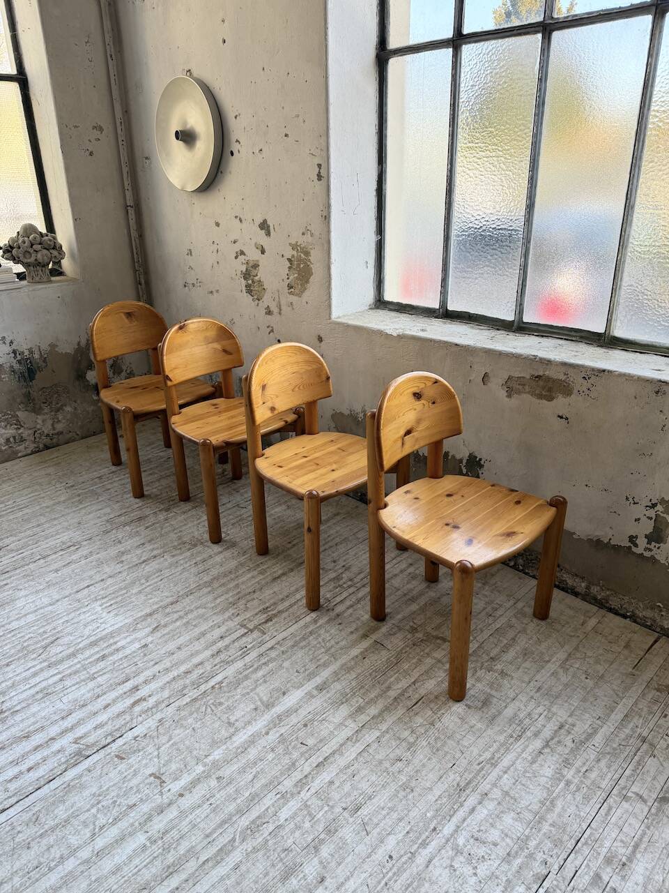 Set of 4 Daumiller pine chairs