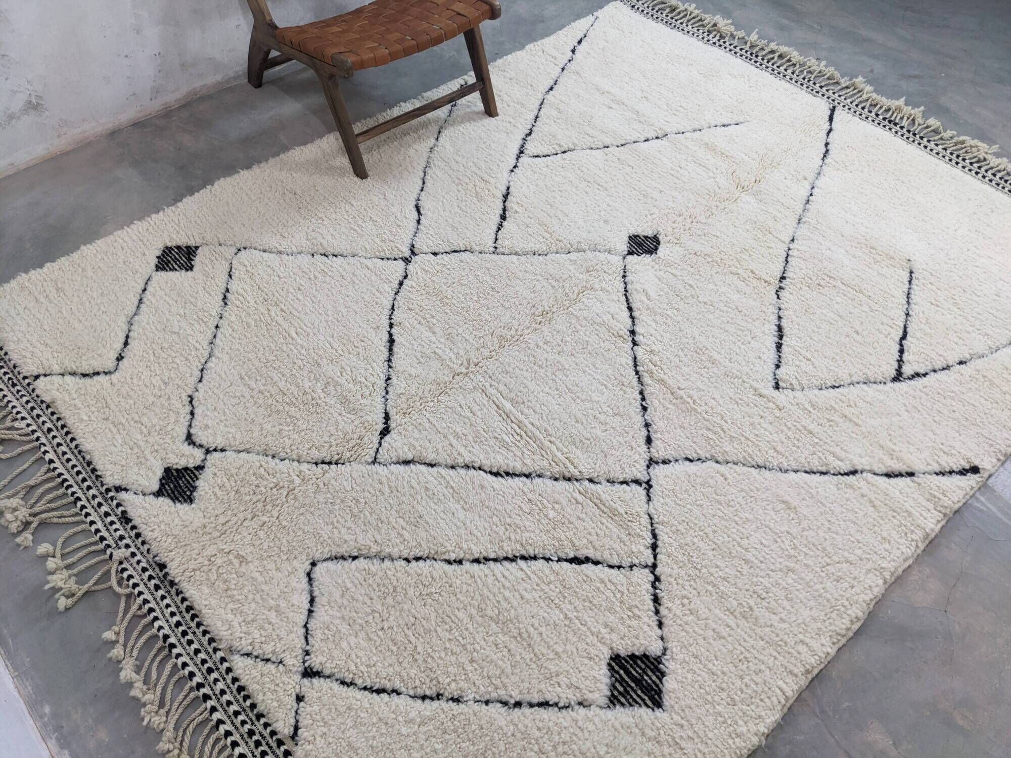 Large Beni Ouarain rug, 285 x 220 cm || 9.35 x 7.22 feet, G-293