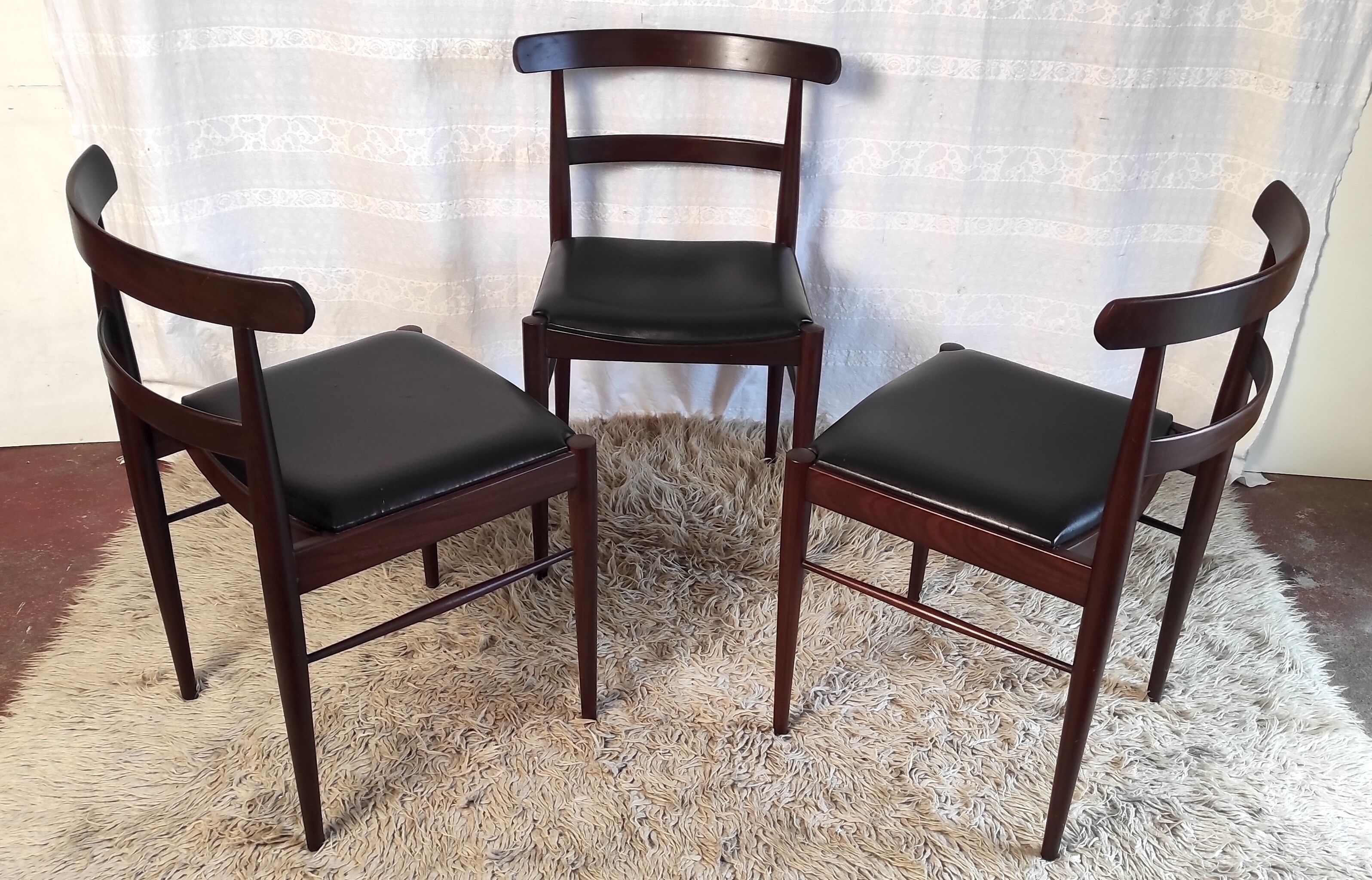 Chaise style scandinave en bois massif années 60
