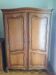 Armoire en merisier massif avec étagère, penderie et miroir intérieur