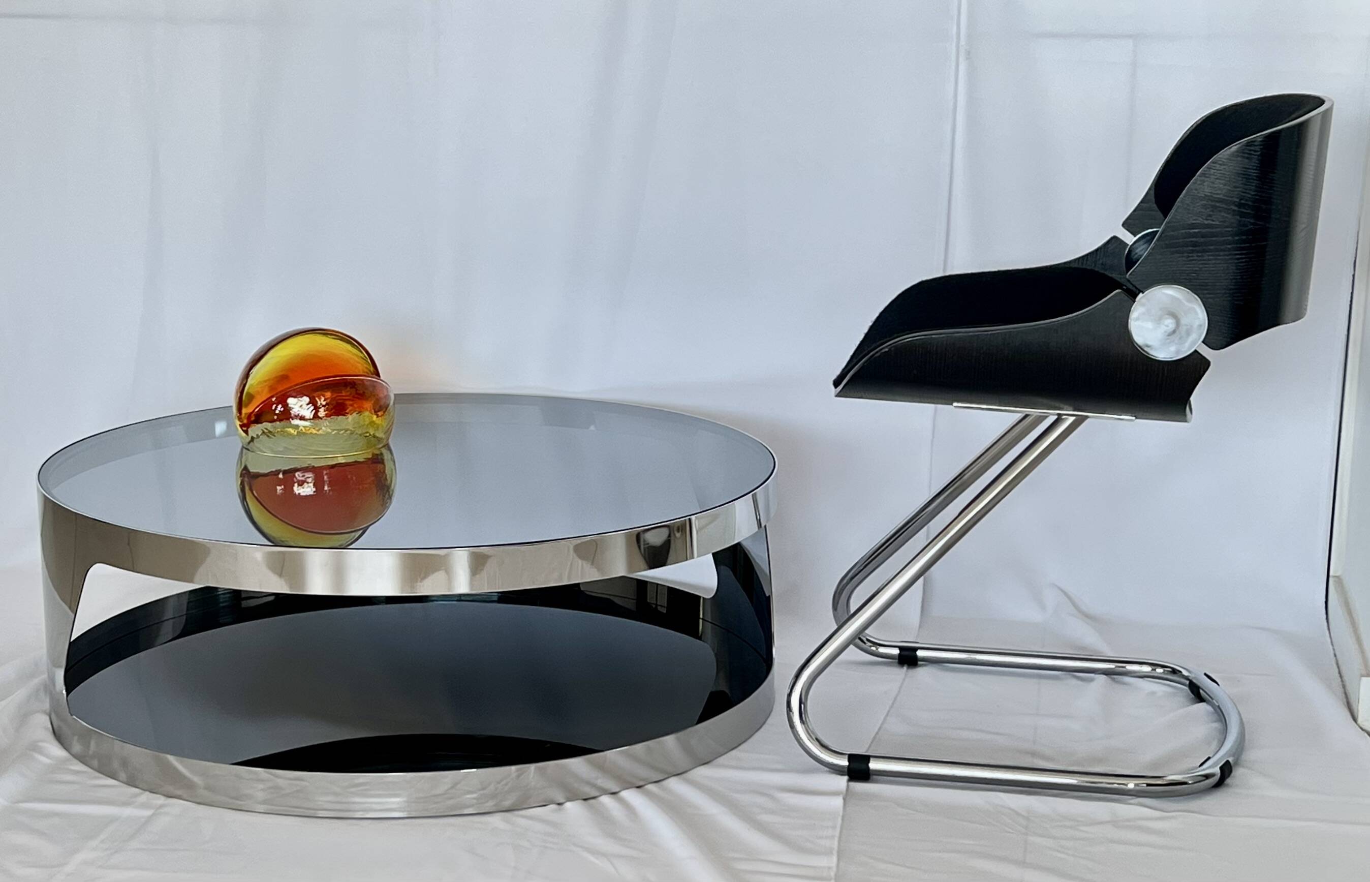 Round coffee table by Gallotti & Radice, Italy post 2000.