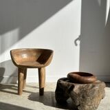 Quadripod chair with round seat and small back in natural monoxyl mango wood