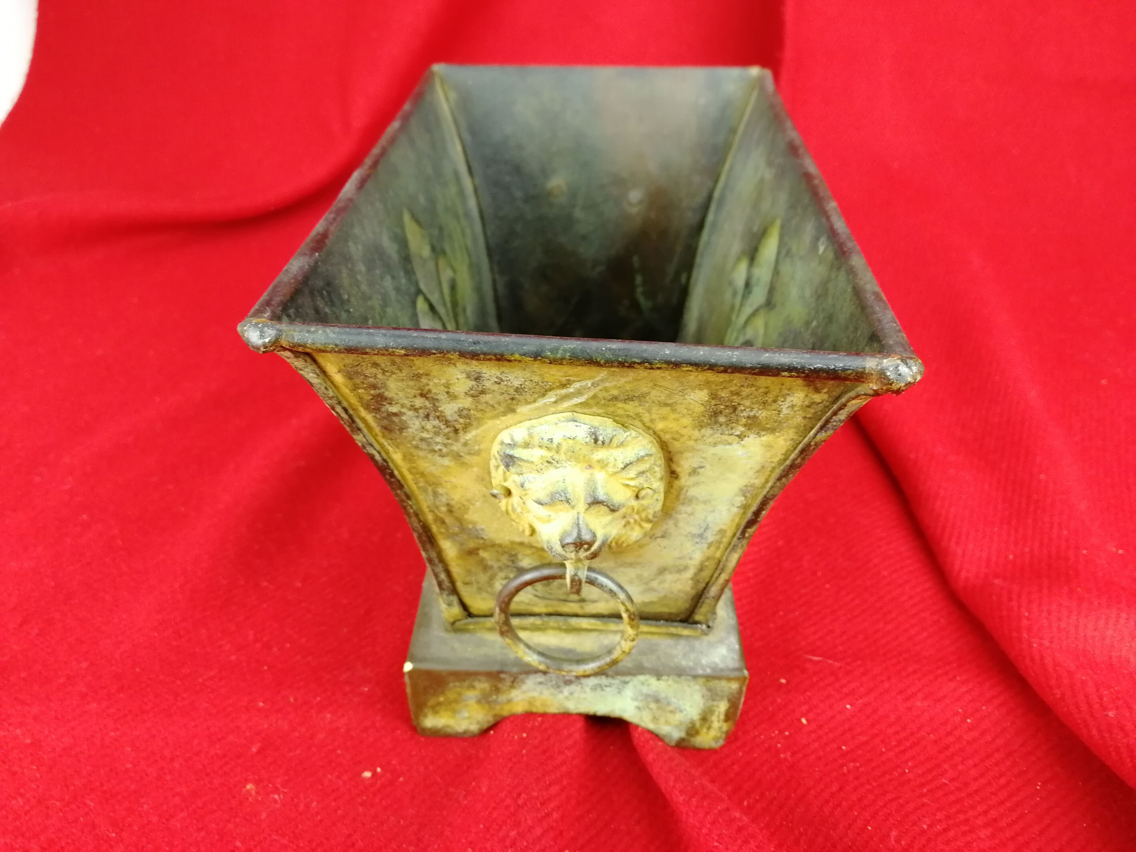 Empire patinated copper planter