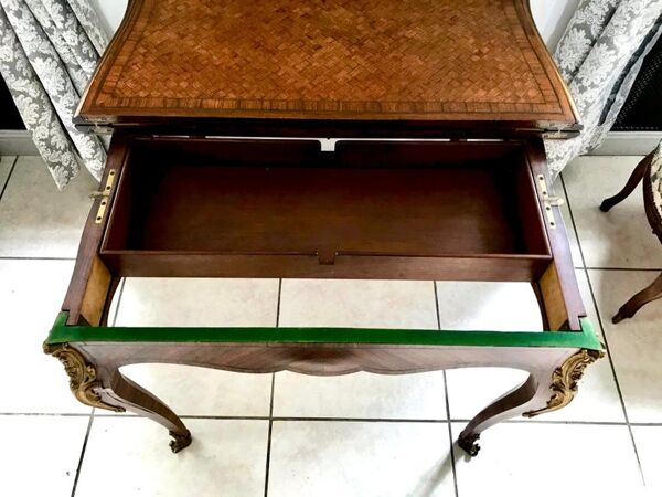 Console se transformant en table de jeu de style Louis XV 19ème siècle