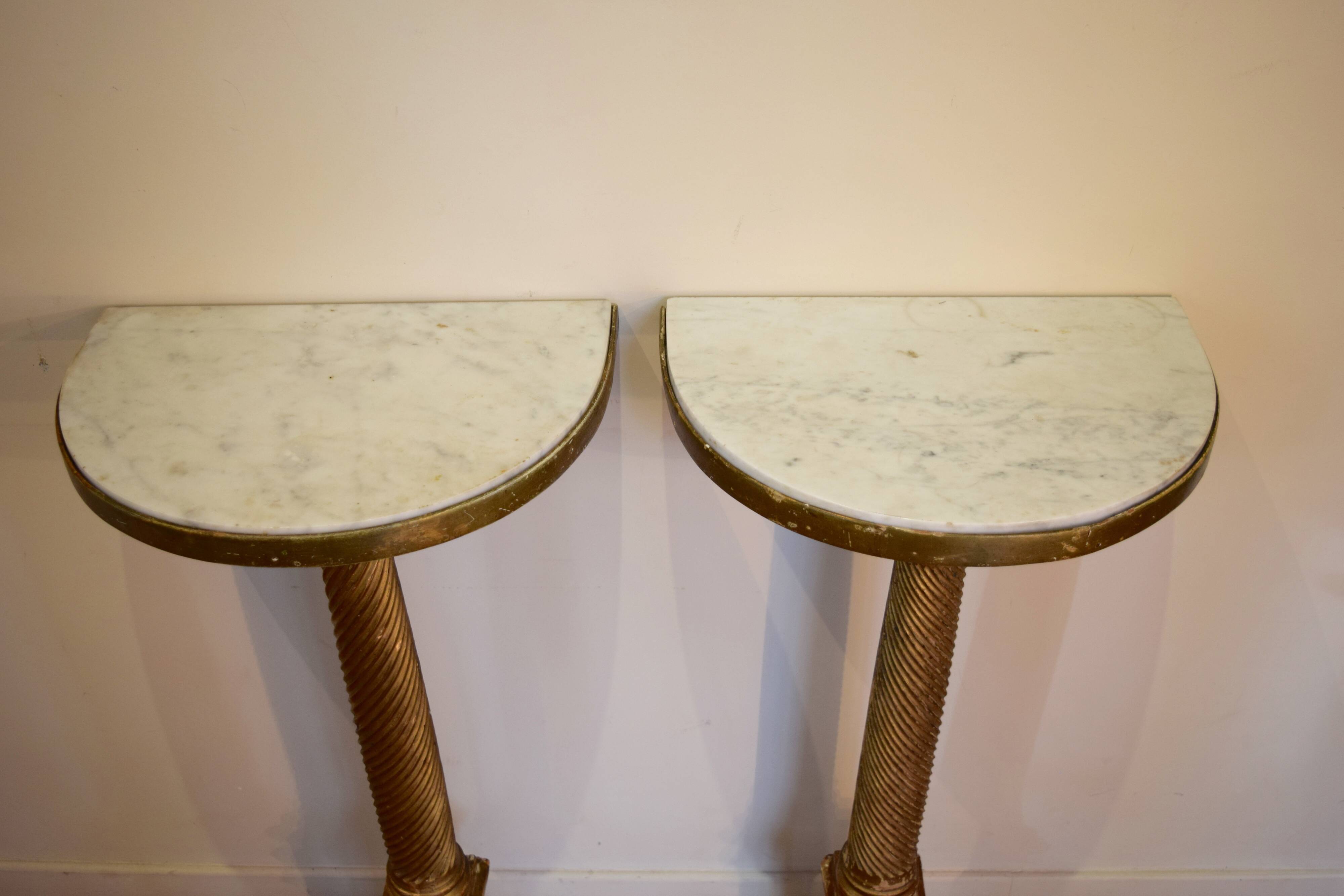 Pair of brackets half moon