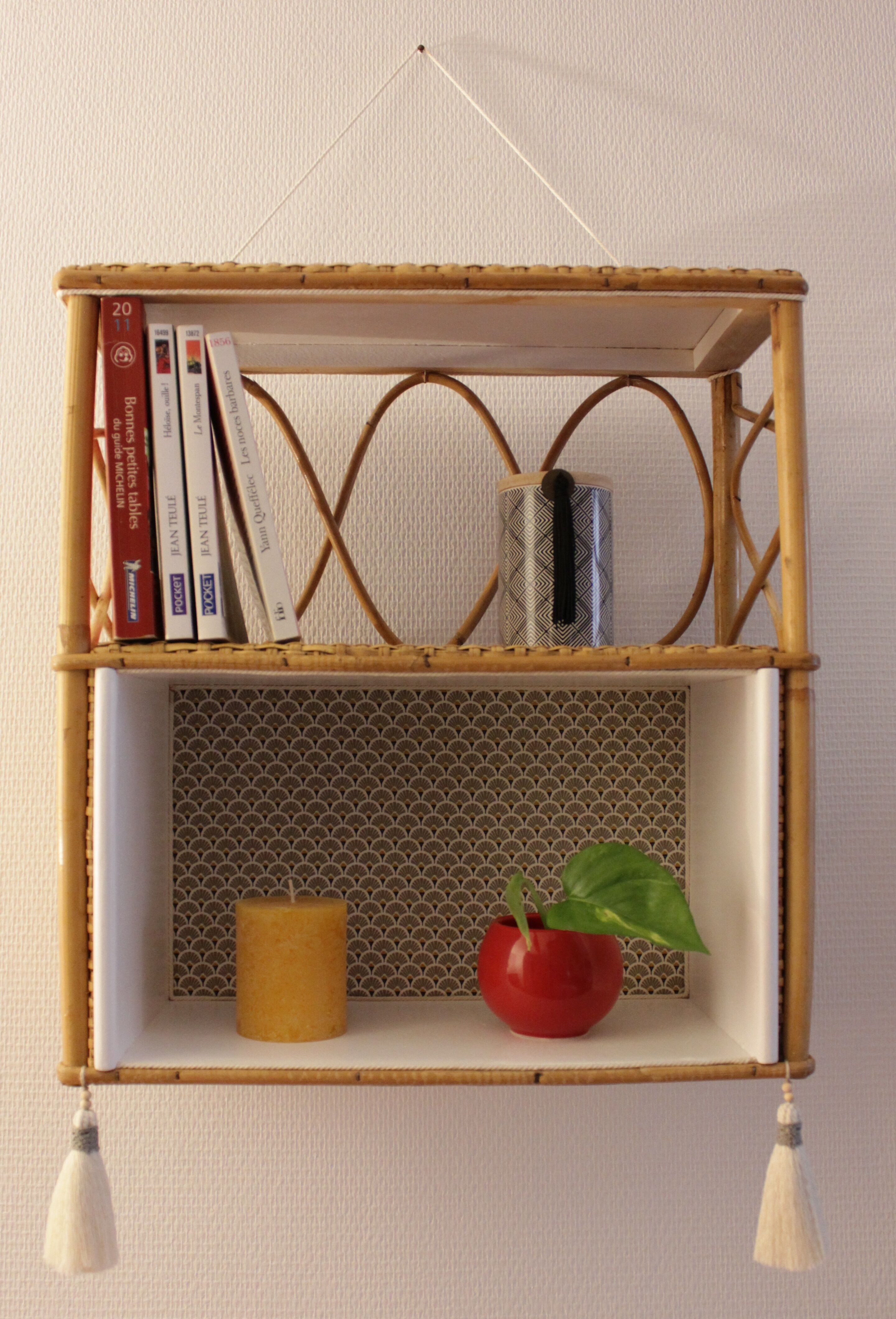 Rattan and bamboo shelf Years 60-70 revamped