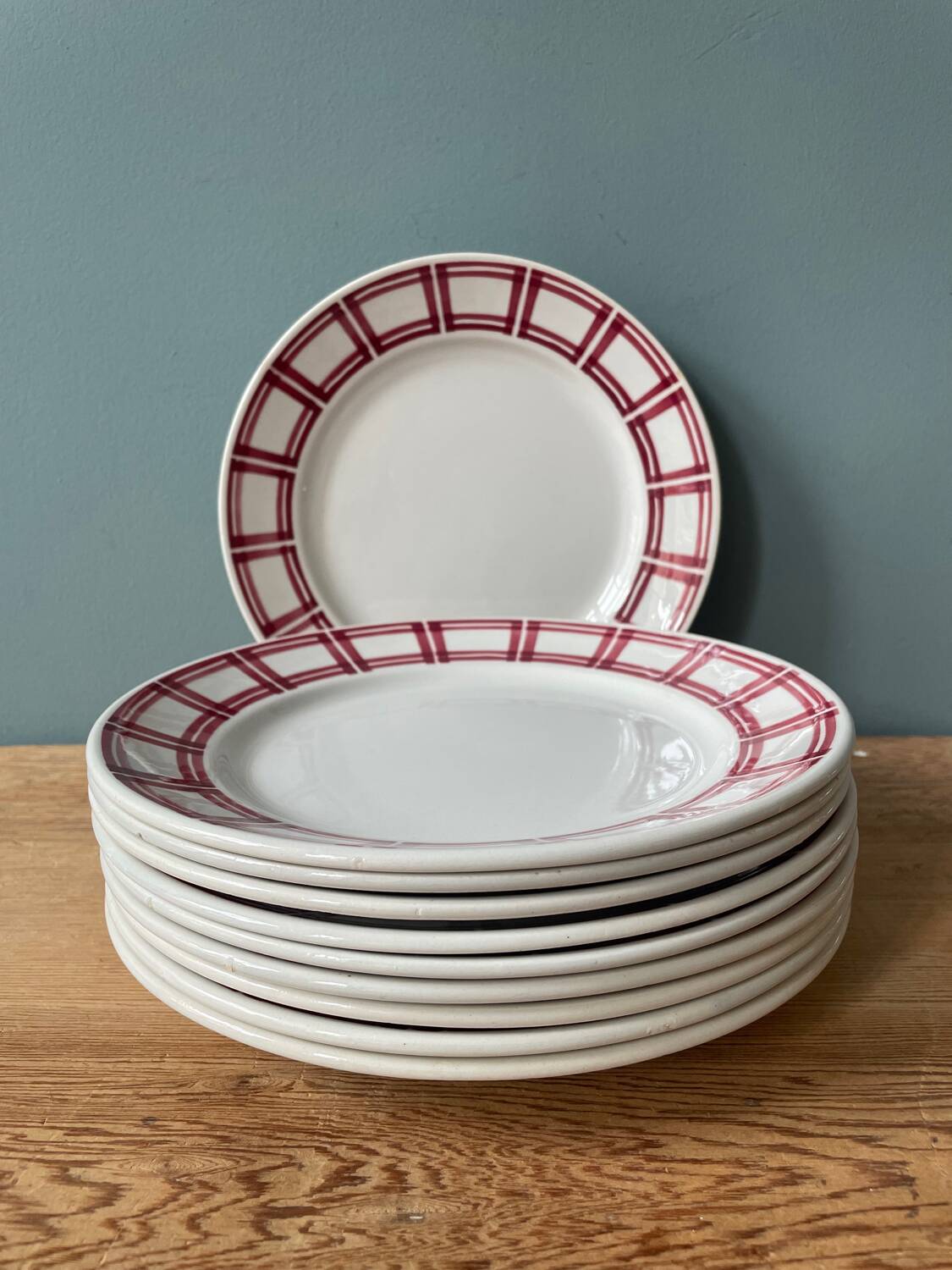Series of 10 vintage Badonviller earthenware flat plates