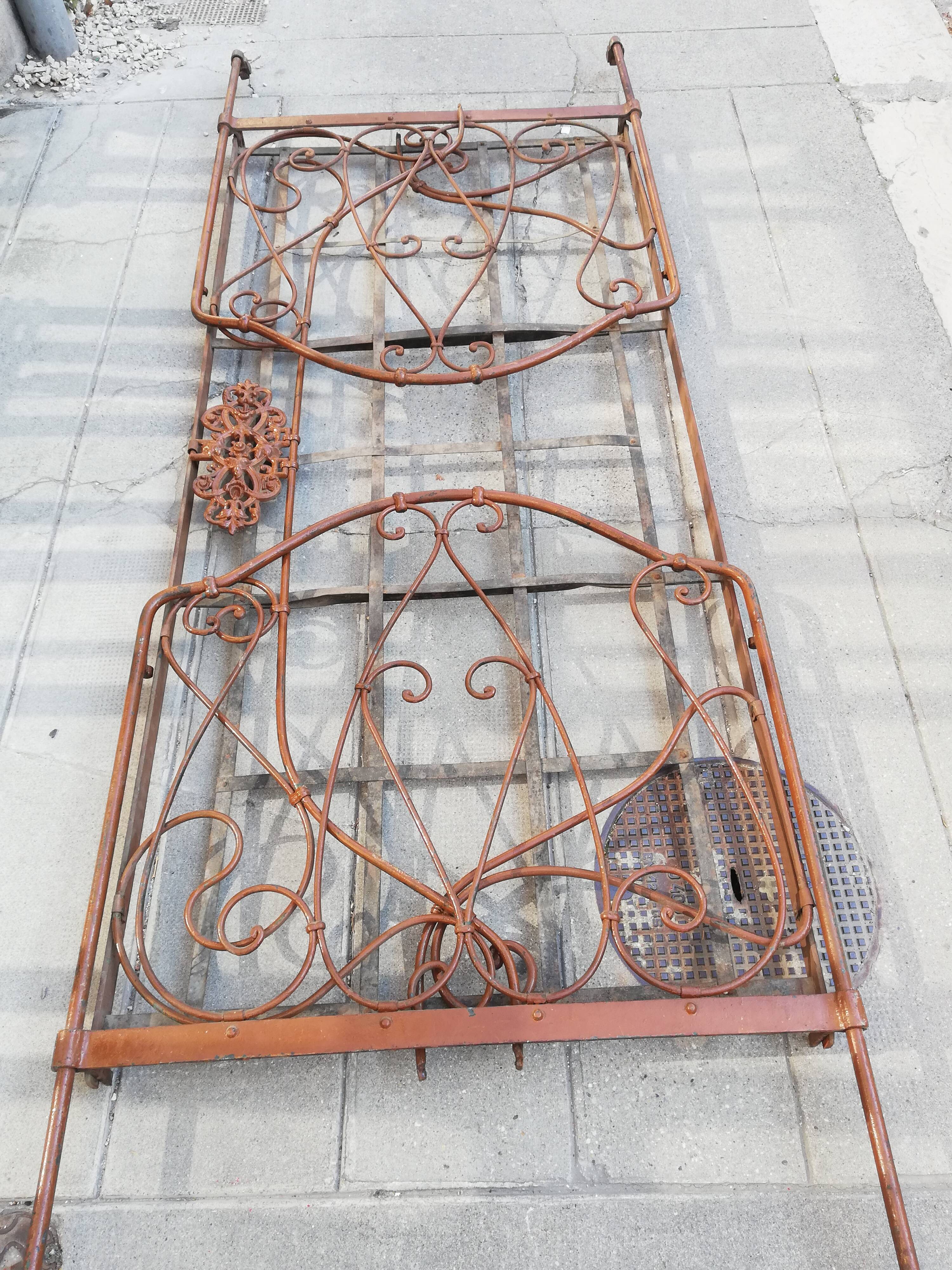 Old wrought iron bed - 19th century